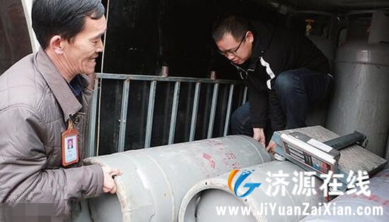 yQEp-fyarzzv3788494.jpg