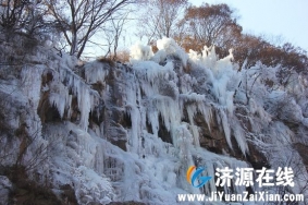 小沟背景区今日冰挂景色