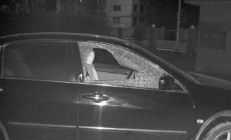 一夜之间，文博路、北海街道数辆私家车车窗被砸
