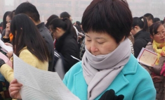 济源一中举办18岁成人礼 为2500余名高三学子加油 