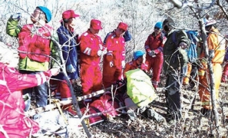 洛阳女驴友鳌背山受伤 济源救援队历经20多个小时成功救援