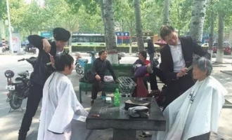 濮阳小伙在济源为老人免费理发长达10年