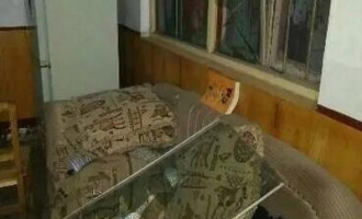 济源大车油箱漏油引爆炸 附近居民家窗户被震掉