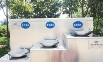 济源世纪广场新增两台直饮水机  免费为市民解渴