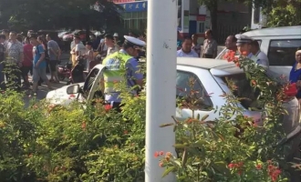 济源警方公布无牌轿车挥刀袭警案件详情