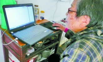 济源老人痴迷上网玩游戏、追剧、刷朋友圈，愁坏子女
