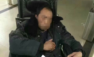 济源一男子嗜酒成瘾 几十年来经常夜宿街头