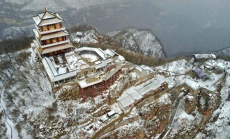 济源王屋山飘落“桃花雪” 俯瞰天坛极顶尤为壮观