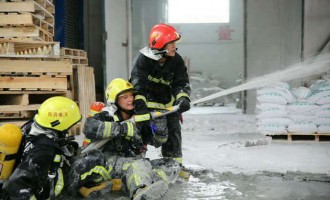向济源消防武警官兵致敬：危难时刻方显英雄本色