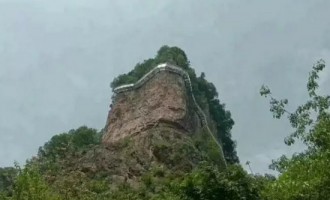 济源首架最长玻璃栈道在九里沟景区原大寨建成