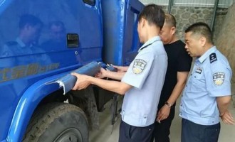 济源交警二大队查处撞坏限高杆后逃逸案